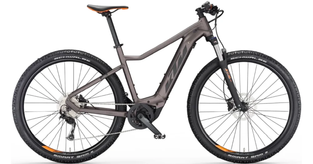 Olcsóbb KTM MACINA RACE 572 ELDERBERRY MATT (BLACK+ORANGE) 2023 FÉRFI ELEKTROMOS KERÉKPÁR
