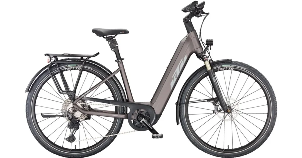 Újdonság KTM MACINA STYLE 710 ELDERBERRY MATT(GREY+ORANGE) EASY ENTRY 2023 UNISEX ELEKTROMOS TREKKING KERÉKPÁR