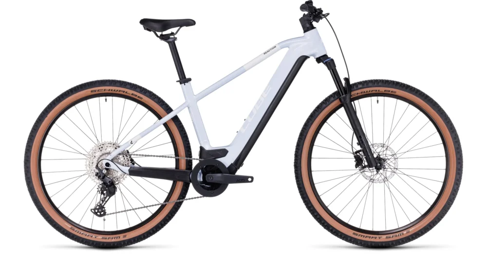 CUBE REACTION HYBRID PRO 625 29 FLASHWHITE´N´BLACK FÉRFI ELEKTROMOS MTB KERÉKPÁR 2023 Kiárusítás