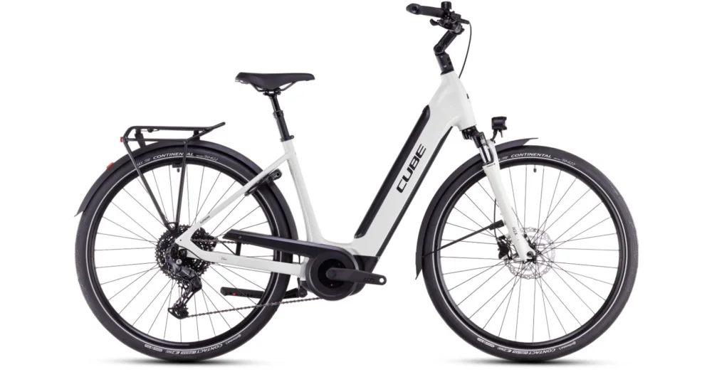 Ingyenes szállítás CUBE SUPREME HYBRID ONE 500 DESERTSTONE´N´BLACK - 2026 - VÁROSI ELEKTROMOS KERÉKPÁR - EASY ENTRY 42 CM - 26"