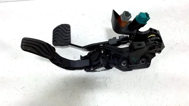 Pedalenset Renault Captur Alacsony ár