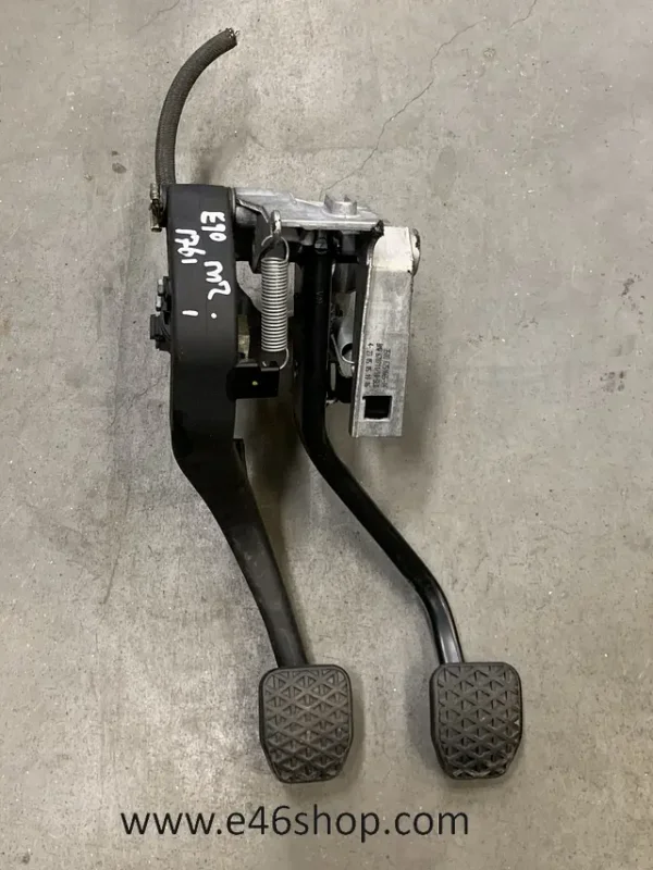 Alacsony ár PEDAALSET BMW E90 E91