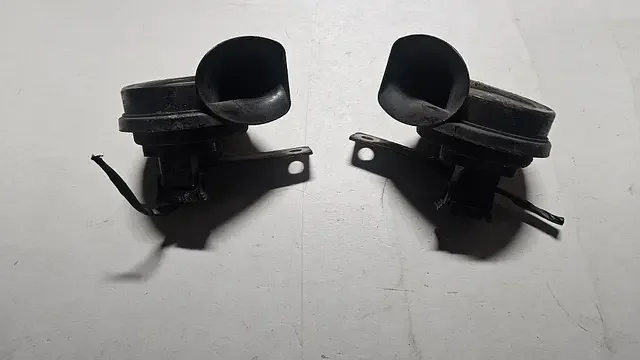 Expressz szállítás Claxon toeter BMW Z3 serie E36 61332693381 61332693382