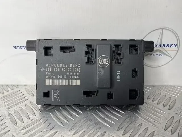 Biztonságos fizetés Centrale Deurvergrendelings Module van een Mercedes Vito