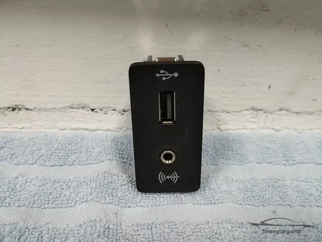 Gyors szállítás Aux/USB aansluiting Volkswagen Golf 7 5G1 5Q0035725