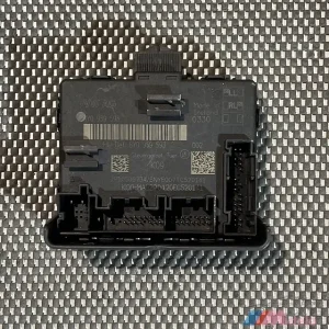 Vedd meg online AUDI A3 MODULE DEUR RECHTS VOOR 8Y0959593
