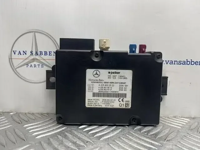 Communicatie module van een Mercedes C-Klasse Újdonság