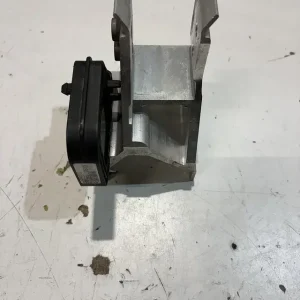 Vedd meg online BMW (G60/61/90) RADIATORSTEUN RECHTS 17115A18817