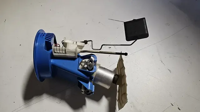 Benzinepomp brandstofpomp opvoerpomp BMW 3 serie E36 16141182985 1182985 16146758736 6758736 Kiárusítás