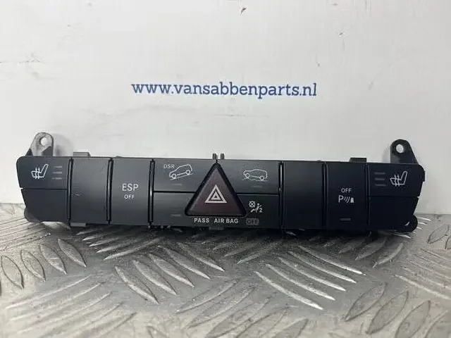 Paniekverlichtings Schakelaar van een Mercedes ML-Klasse Biztonságos fizetés