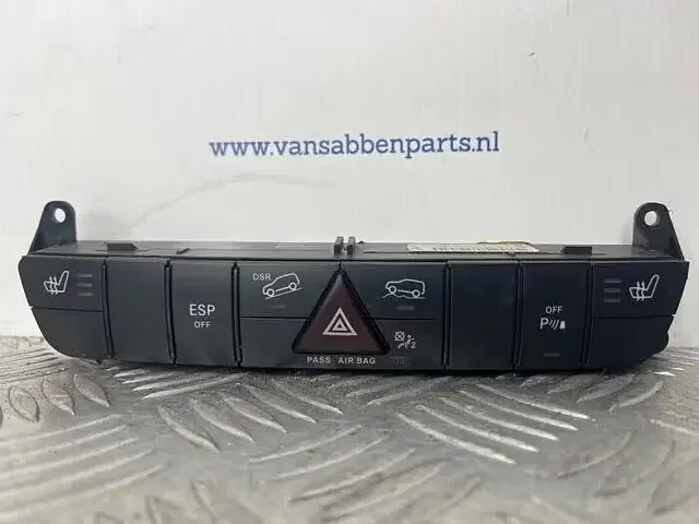 Gyors kiszállítás Paniekverlichtings Schakelaar van een Mercedes ML-Klasse