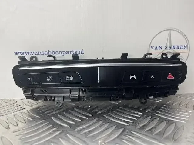 Csak ma Paniekverlichtings Schakelaar van een Mercedes GLC-Klasse