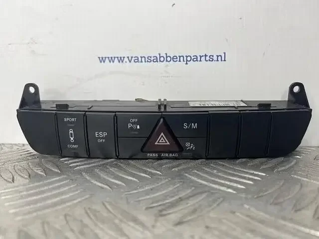 Biztonságos vásárlás Paniekverlichtings Schakelaar van een Mercedes GL-Klasse