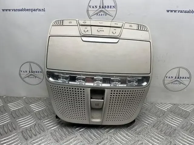 Binnenverlichting voor van een Mercedes E-Klasse Kihagyhatatlan ajánlat