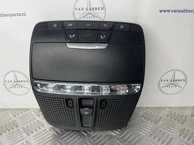 Azonnal elérhető Binnenverlichting voor van een Mercedes C-Klasse