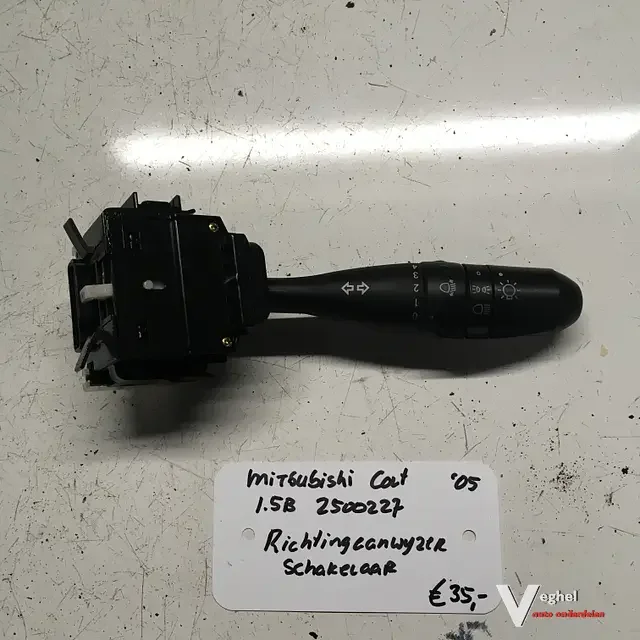 Olcsó Mitsubishi Colt 1.5B 3drskleurcode: 01D 2005 2500227Richtingaanwijzer combischakelaar