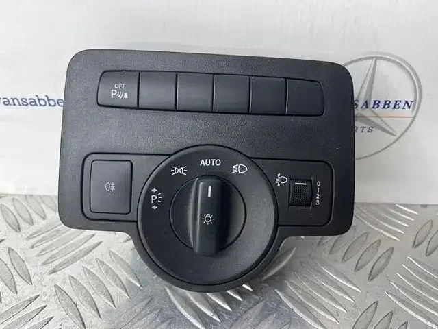 Akciós ár Licht Schakelaar van een Mercedes Vito