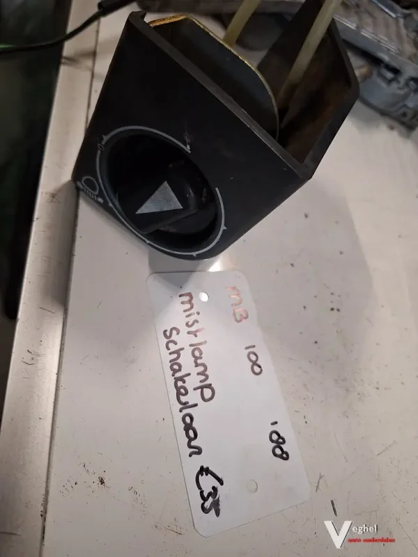 MB 100 2.4D mistlamp schakelaar '88 Szezonális akció