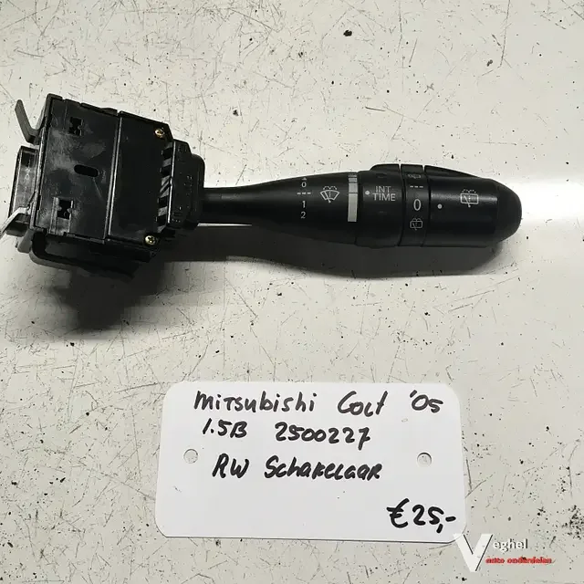 Biztonságos fizetés Mitsubishi Colt 1.5B 3drskleurcode: 01D 2005 2500227Ruitenwisserschakelaar