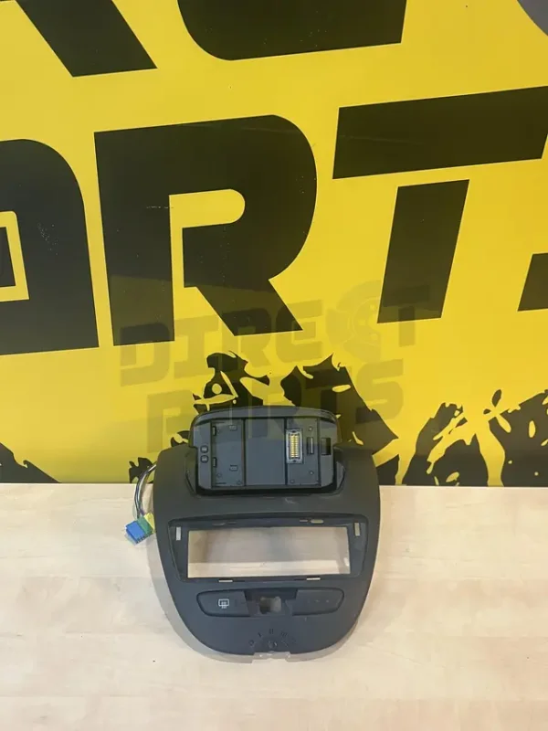 Outlet Toyota Aygo (6/05-5/14) (B1) dashboard middendeel Origineel! O84572 RESTPARTIJ! H