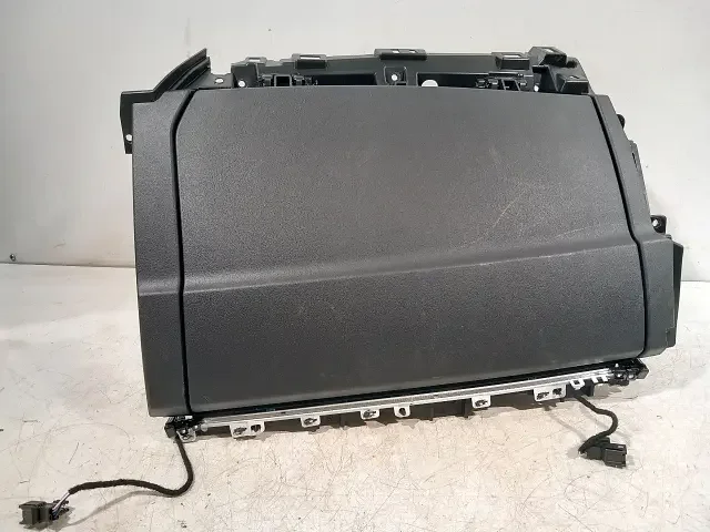 Szezonális akció Dashboardkastje Lynk & Co 01