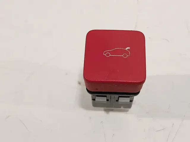 Rendeld meg most Kofferdeksel schakelaar Peugeot 3008