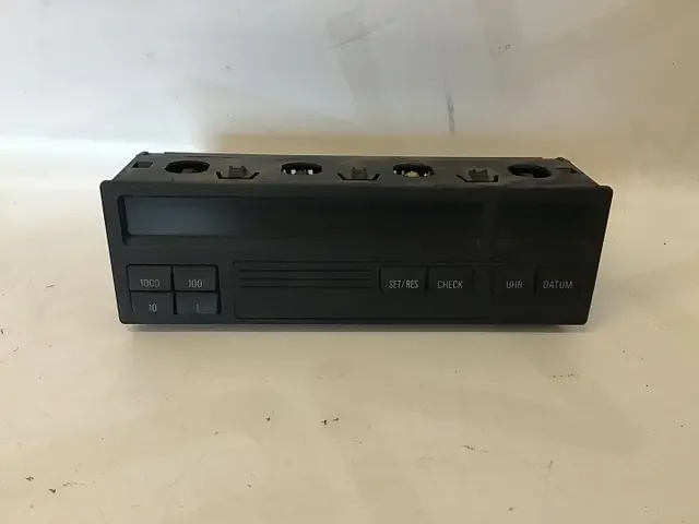 Árengedmény Bedieningspaneel radio/tijd BMW E36 62138357659