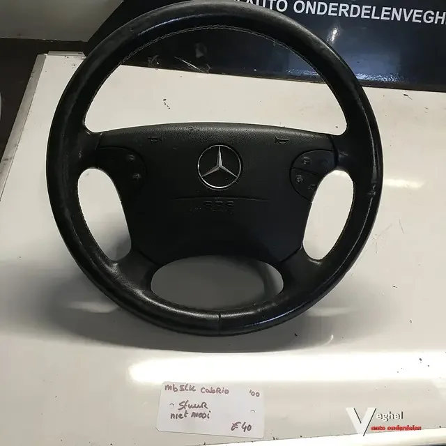 Árcsökkenés Mercedes CLKCabrio 2000Lederen Stuurwiel met bediening