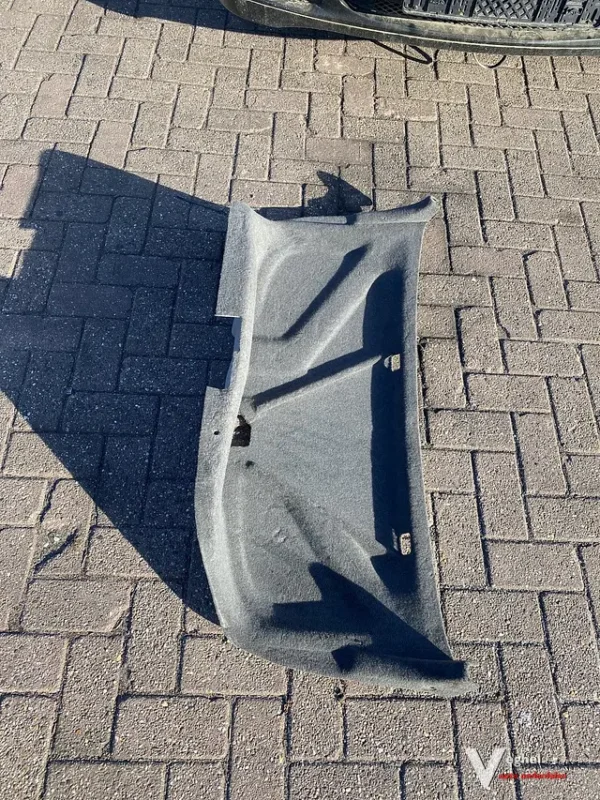 Mercedes W124 Coupé 1995 Bekleding t.b.v. achterklep 9A76 Kedvezmény