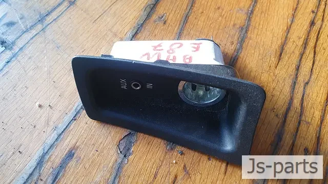 Ajánlat Sigaretten plug met aux BMW 1-serie E87