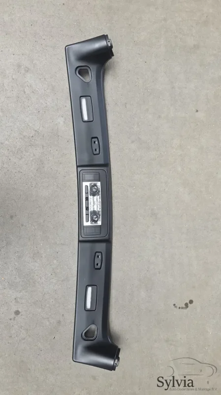 Stijlbekleding voorruit boven BMW 1 serie E88 51446962895 6962895 Szezonális akció