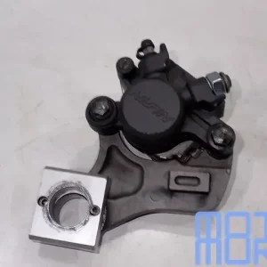 achterremklauw voor de Yamaha R1 2004 - 2006 RN12 achterremremklauw achter YZF-R1 RN 12 2025010 Vedd meg online