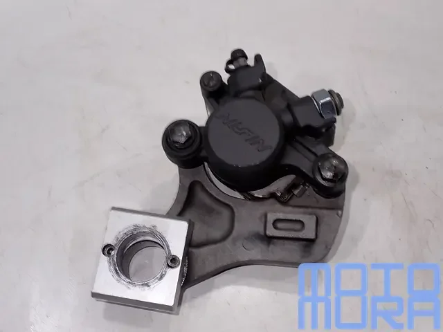 achterremklauw voor de Yamaha R1 2004 - 2006 RN12 achterremremklauw achter YZF-R1 RN 12 2025010 Vedd meg online