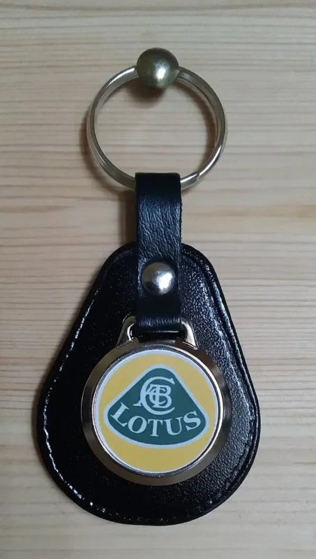 Ajánlat LOTUS Sleutelhanger met logo . Zwart leer