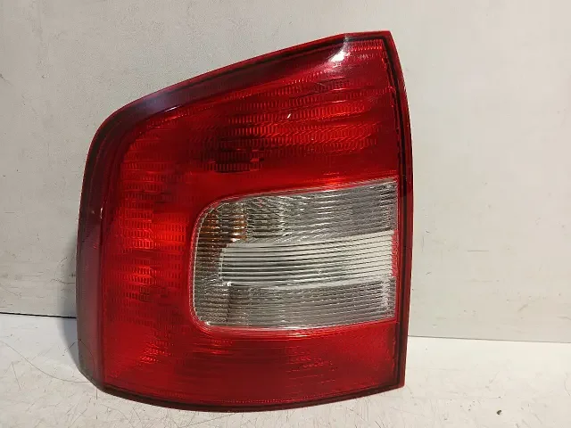 Rendeld meg most Achterlicht links buiten Skoda Octavia