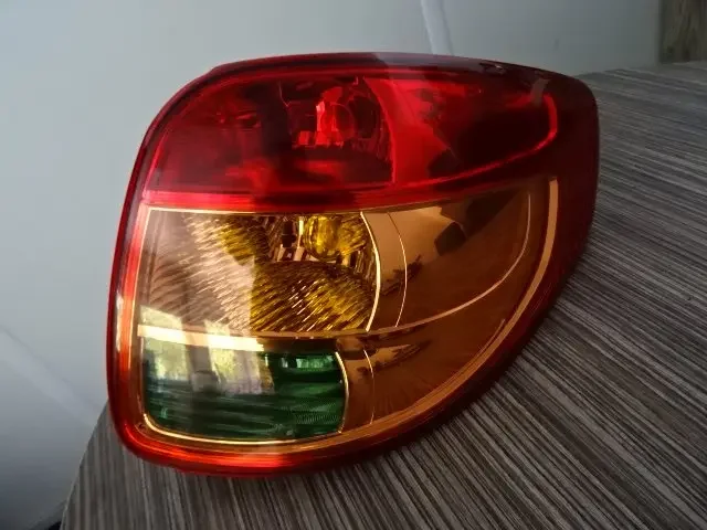 Vedd meg most Achterlicht Suzuki SX4 bj 2008 Rechts.