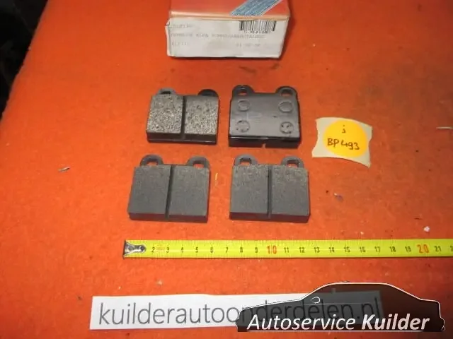 Remblokken Alfa Spider 105 Porsche 911 VW Karmann Ghia Kever BP493BLF130 311698151 Expressz szállítás
