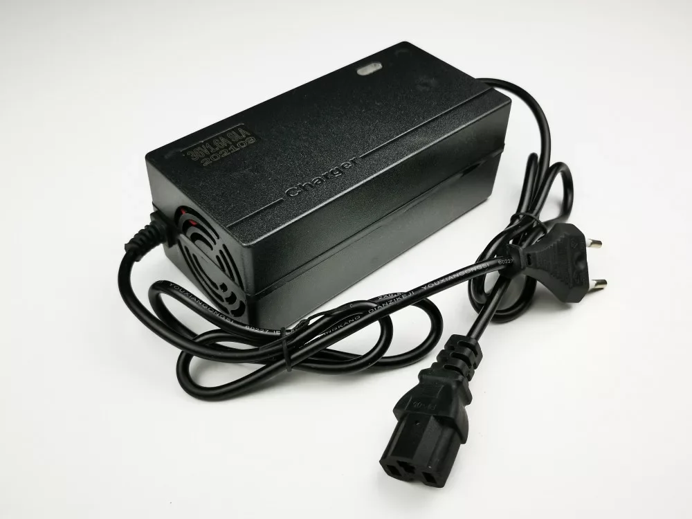 Elektromos kerékpár töltő SLA 36V 1.6A három pólusú szögletes csatlakozóval Kihagyhatatlan ajánlat