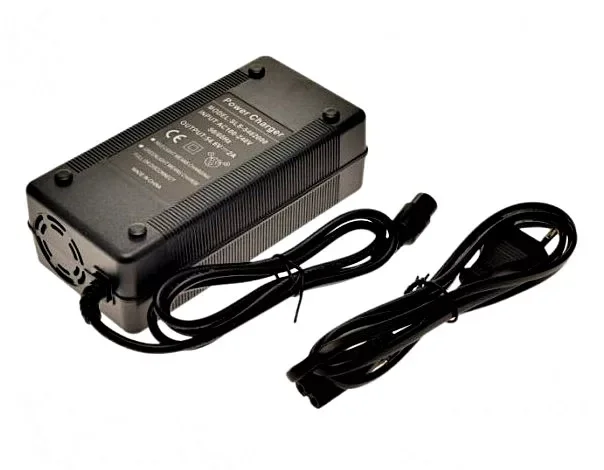 Töltő 54.6V 2.0A - elektromos roller Kedvezményes ár